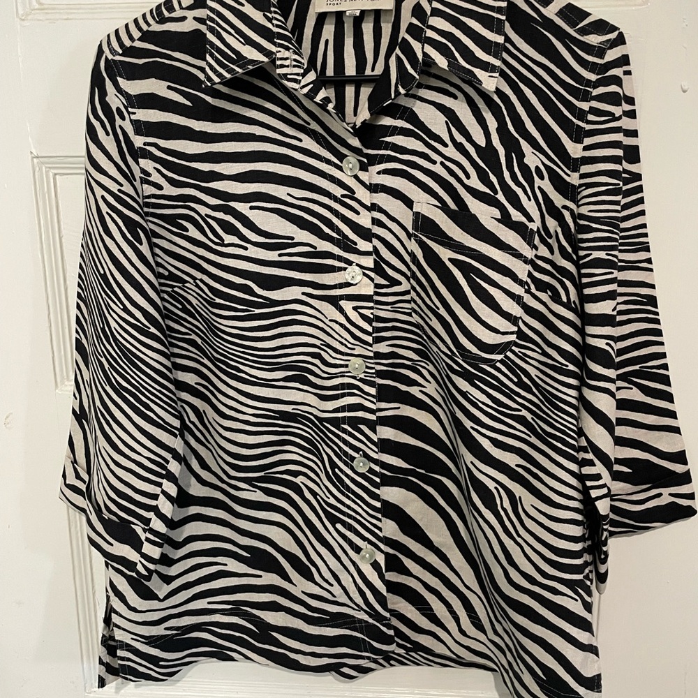 Jones New York Black and White Zebra Linen Button Down Shirt, Medium